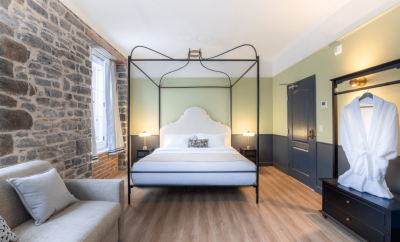 Junior Suite 1 Queen Bed with sofa bed